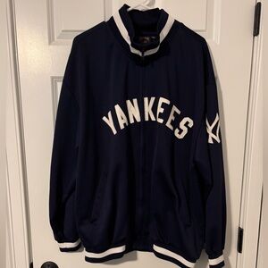 Yankees zip up